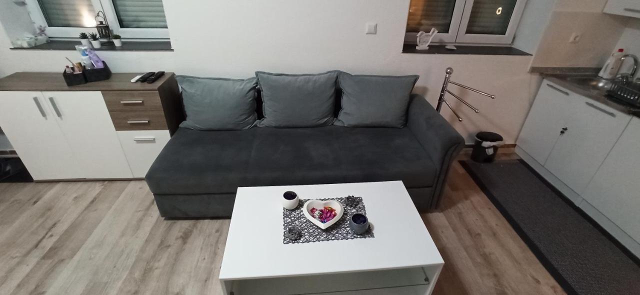 Helly'S Apartman - Self Check-In - Jajce Bagian luar foto